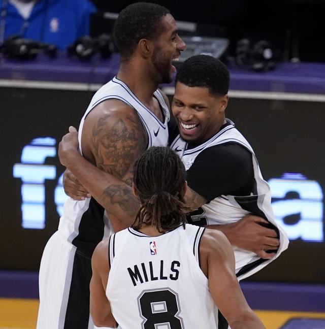 高薪与长约 高薪与长约